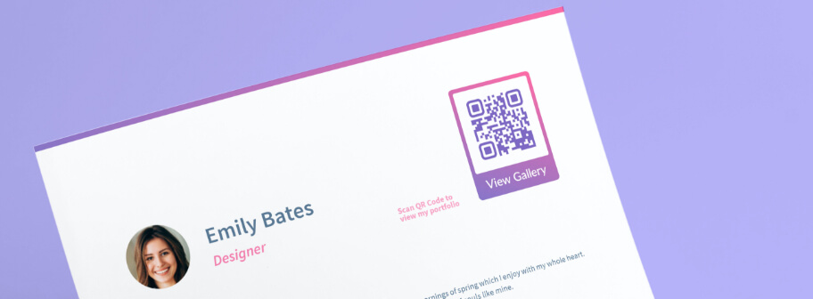 Ejemplo de un código QR en un currículum que muestra un portafolio