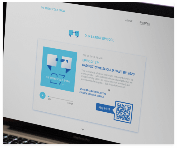 Un sitio web que promociona episodios de podcasts con un código QR que permite a los usuarios escuchar un archivo MP3 en el smartphone.