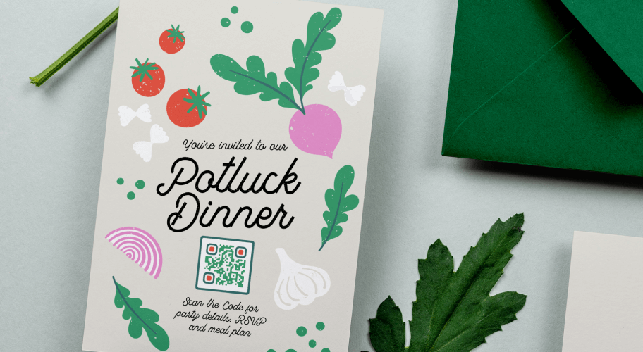 Una invitación a una cena en la que cada participante lleva un plato de comida. El código QR ofrece más detalles y permite la confirmación de asistencia.